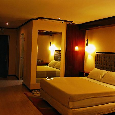 Cebu Dulcinea Hotel And Suites-Mactan Airport Hotel Lapu-Lapu City Eksteriør billede