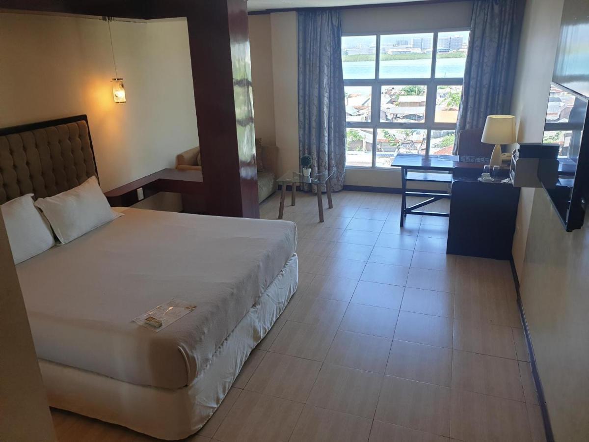 Cebu Dulcinea Hotel And Suites-Mactan Airport Hotel Lapu-Lapu City Eksteriør billede
