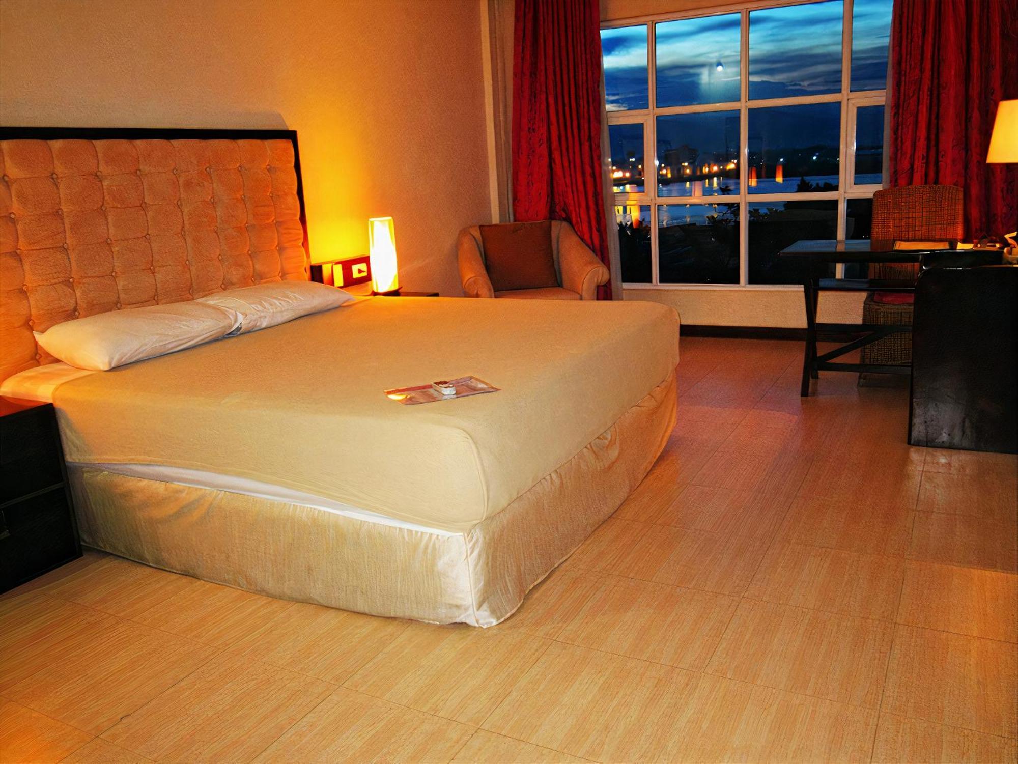 Cebu Dulcinea Hotel And Suites-Mactan Airport Hotel Lapu-Lapu City Eksteriør billede