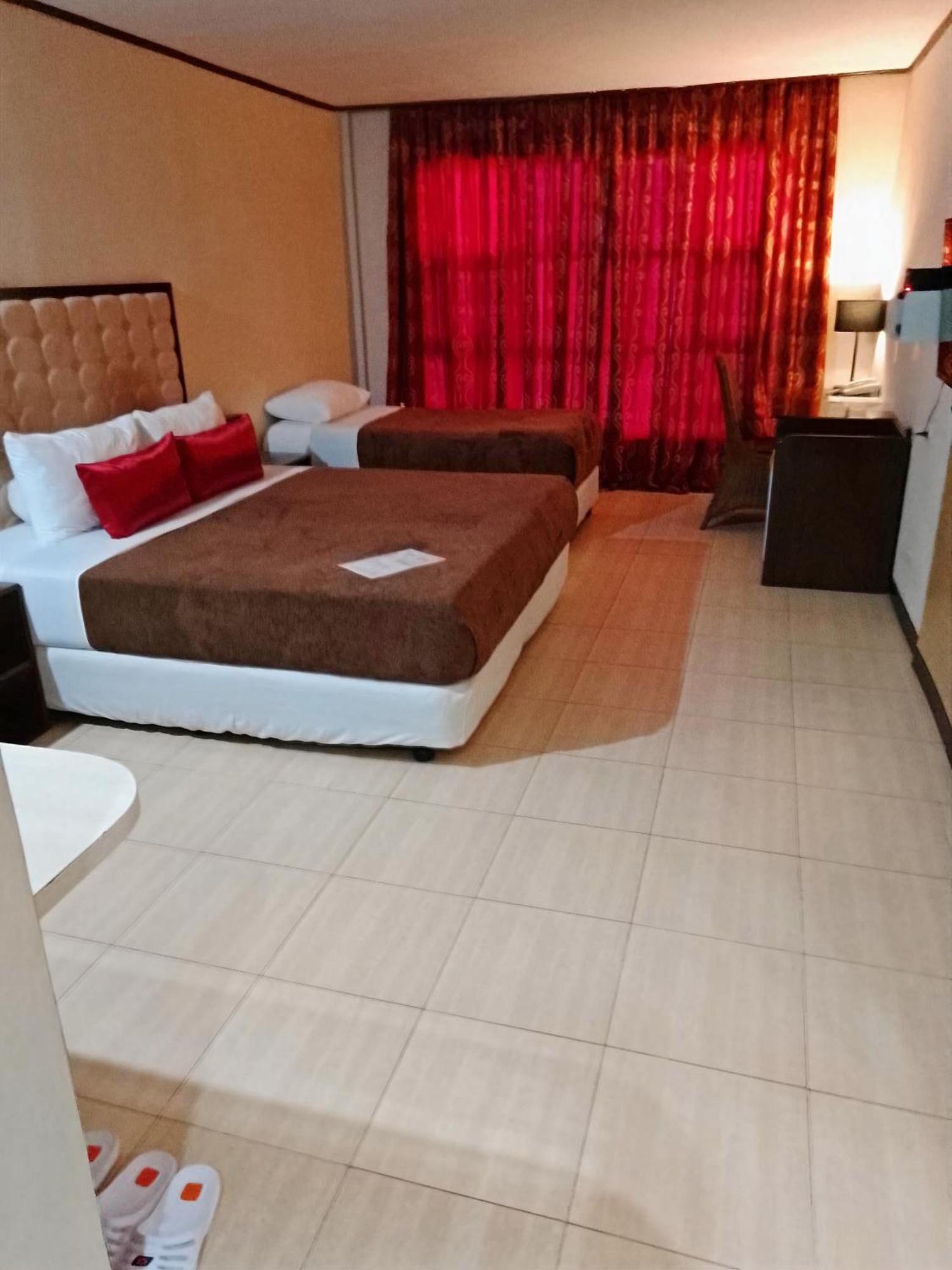 Cebu Dulcinea Hotel And Suites-Mactan Airport Hotel Lapu-Lapu City Eksteriør billede