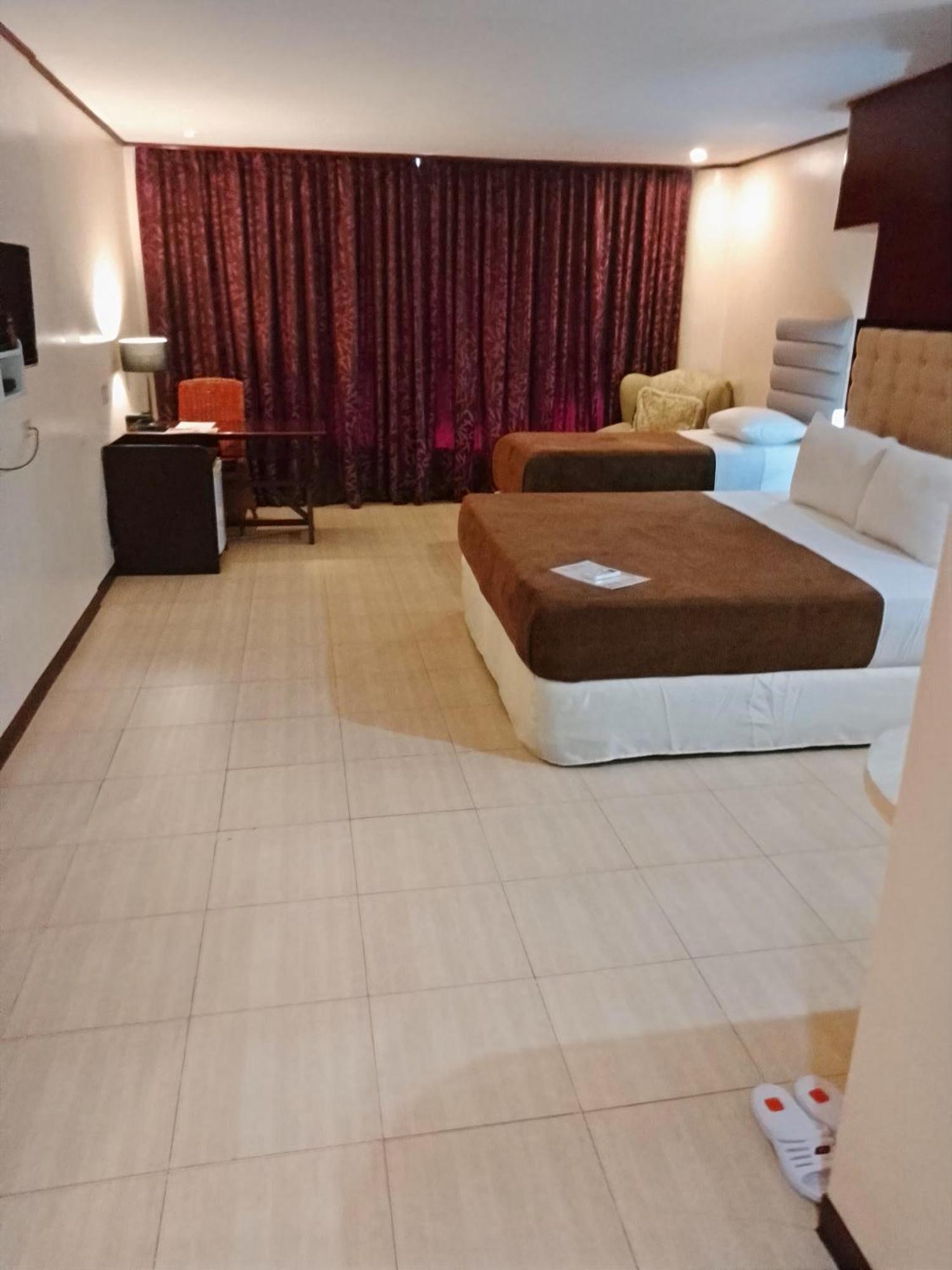 Cebu Dulcinea Hotel And Suites-Mactan Airport Hotel Lapu-Lapu City Eksteriør billede