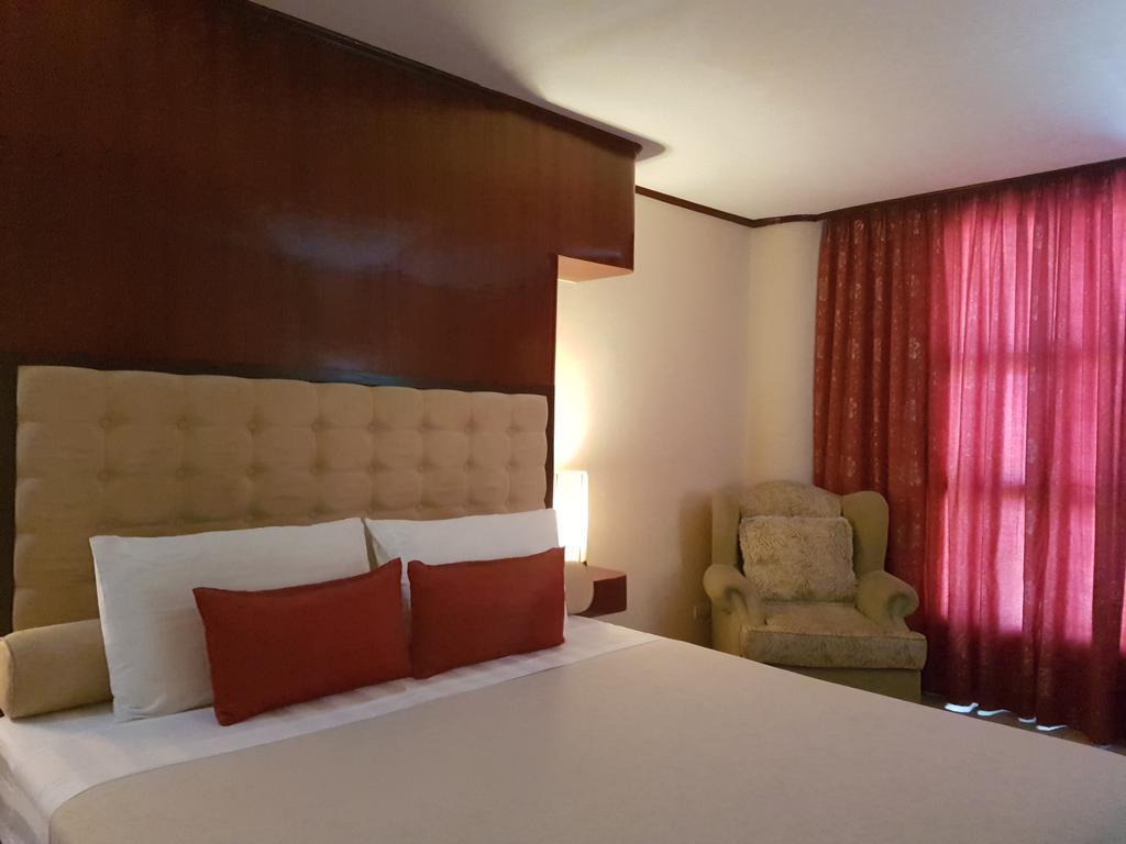 Cebu Dulcinea Hotel And Suites-Mactan Airport Hotel Lapu-Lapu City Eksteriør billede