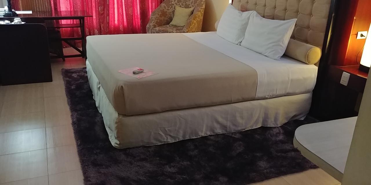 Cebu Dulcinea Hotel And Suites-Mactan Airport Hotel Lapu-Lapu City Eksteriør billede