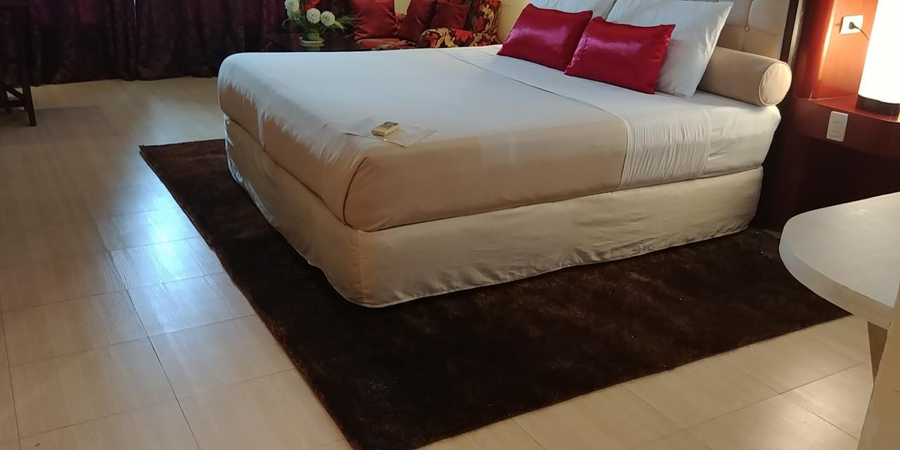 Cebu Dulcinea Hotel And Suites-Mactan Airport Hotel Lapu-Lapu City Eksteriør billede