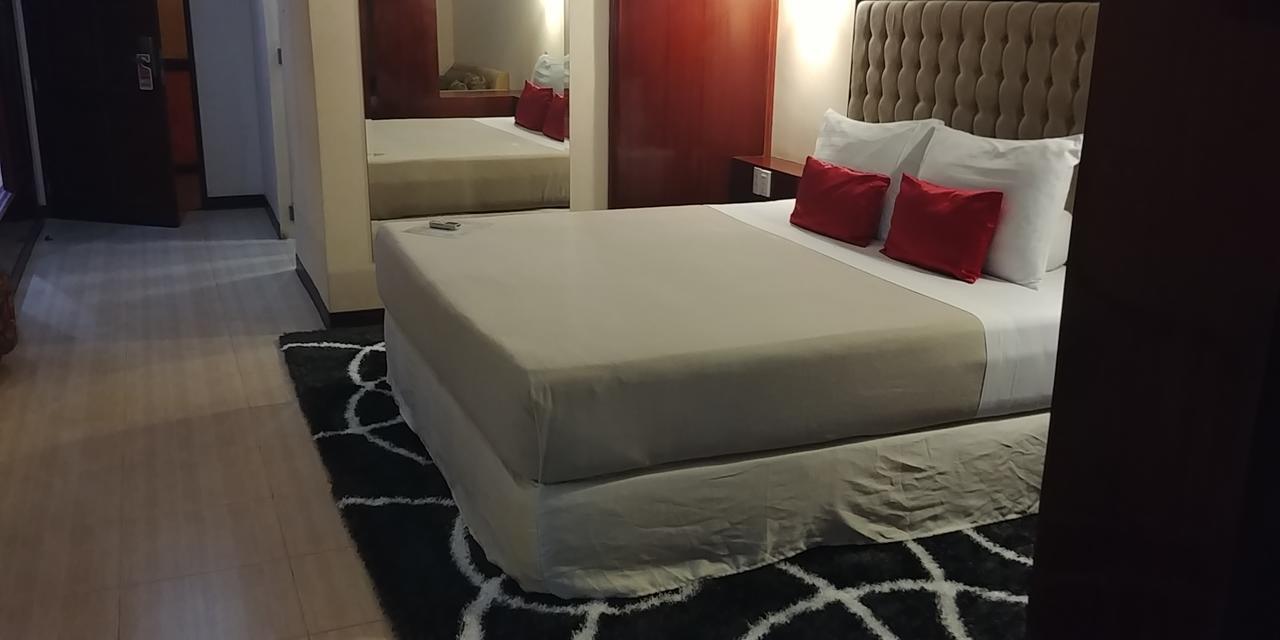 Cebu Dulcinea Hotel And Suites-Mactan Airport Hotel Lapu-Lapu City Eksteriør billede