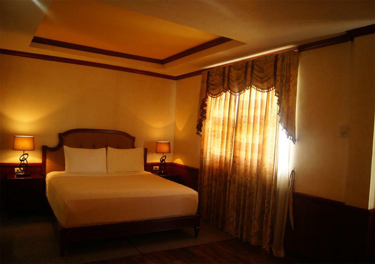 Cebu Dulcinea Hotel And Suites-Mactan Airport Hotel Lapu-Lapu City Eksteriør billede