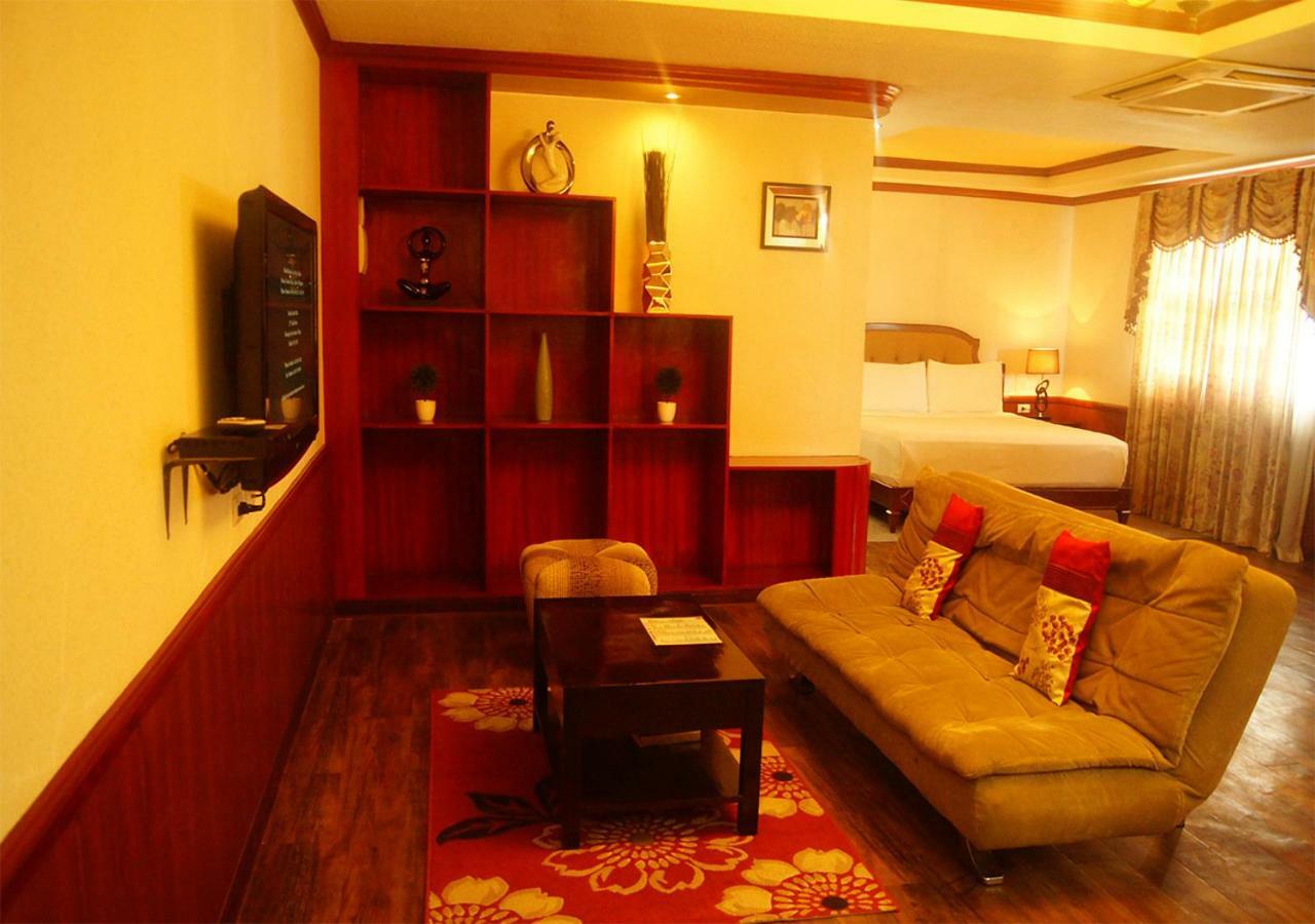Cebu Dulcinea Hotel And Suites-Mactan Airport Hotel Lapu-Lapu City Eksteriør billede